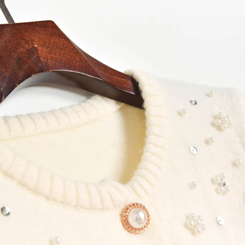 

2020 Winter Cardigans Women Luxury Beaded Pearl Buttons Round Neck Single Breasted Knitted Cardigan Sweater Overcoat