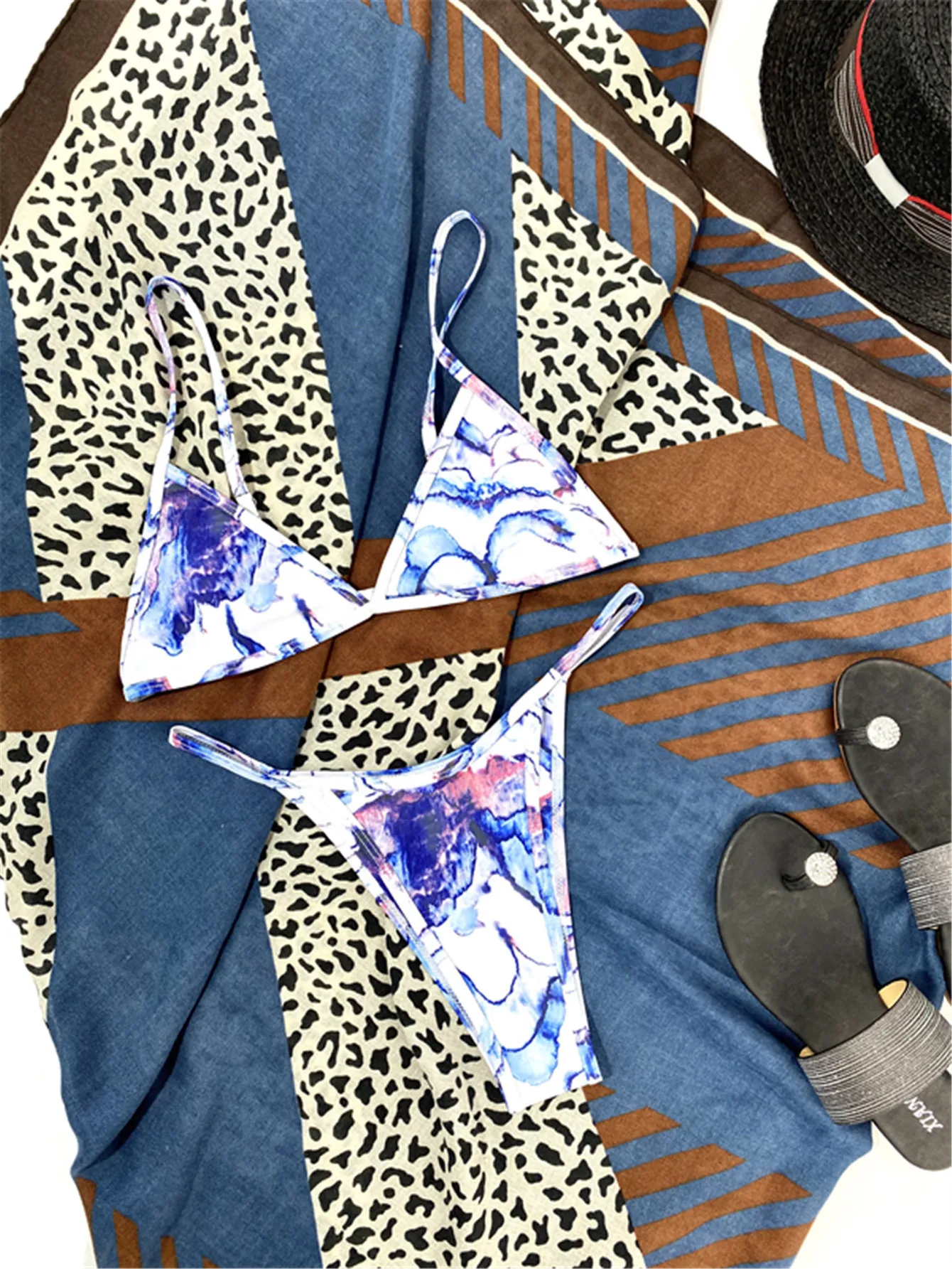 

Sexy Tie Dye Thong Bikini Women Swimwear Female Swimsuit Three Piece Bikini Set with Sarong Bather Bathing Suit Swim Beachwear