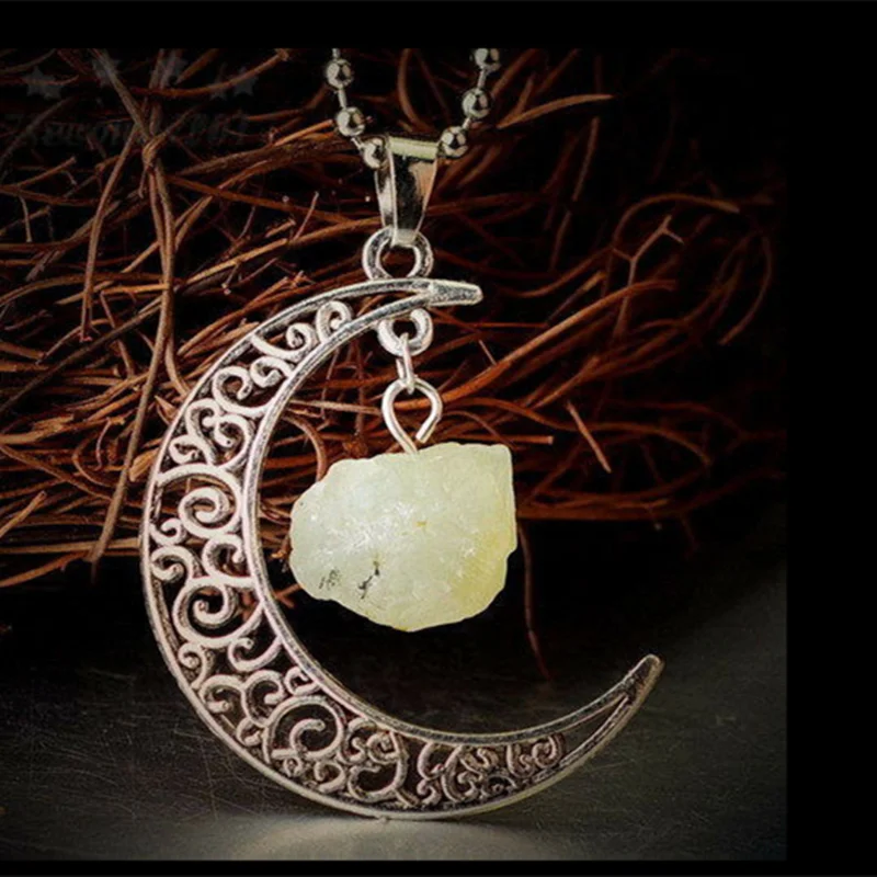 

2021 Bohemian Quartz Crystal Pendant Gemstone Moon Necklace Party Jewelry Accessories for Women Wholesale