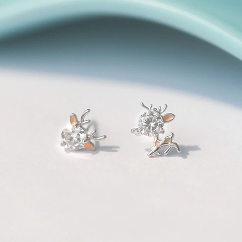 Милые серьги для девочек с белыми фианитами цвет экосеребро асимметричные