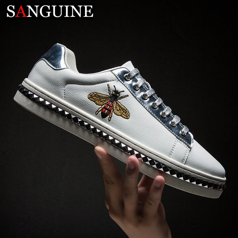 Мужские кроссовки на платформе черные повседневные толстой подошве спортивная