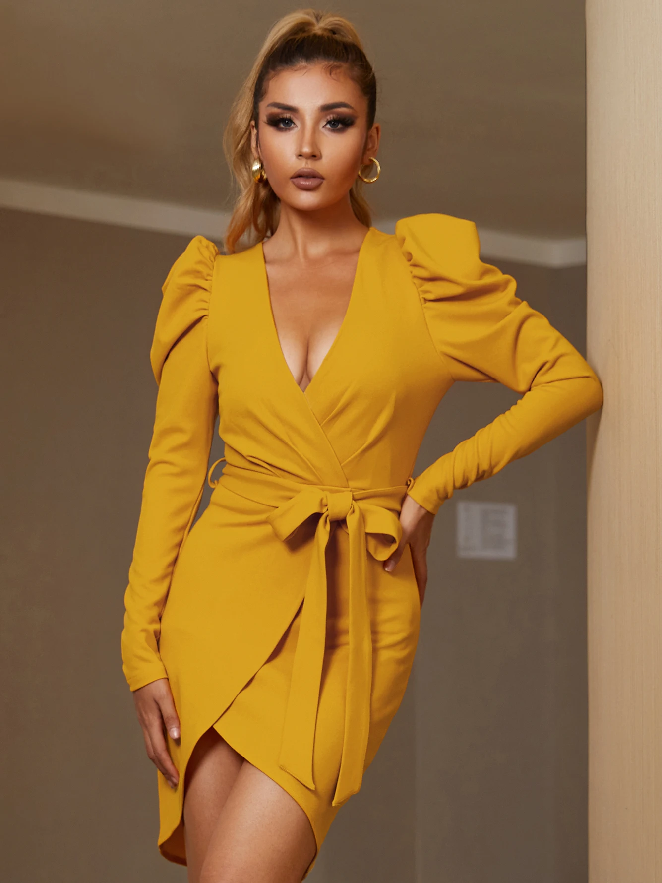 

Мини-платье Seamyla женское с длинным рукавом, модное пикантное элегантное вечернее Клубное платье знаменитости с V-образным вырезом и поясом, ...