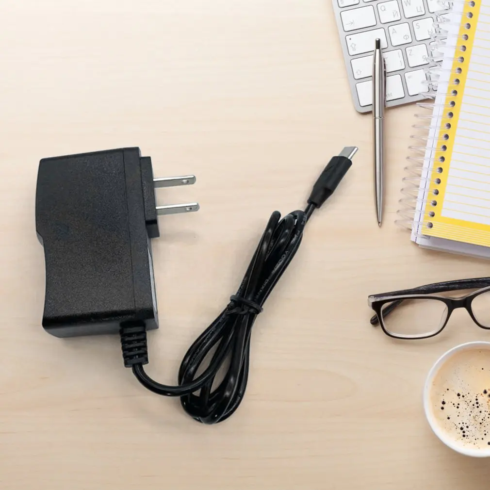 

Портативное зарядное устройство с интерфейсом Type-C для коммутатора, легкое зарядное устройство с высокой скоростью 5V2.5A, зарядное устройств...