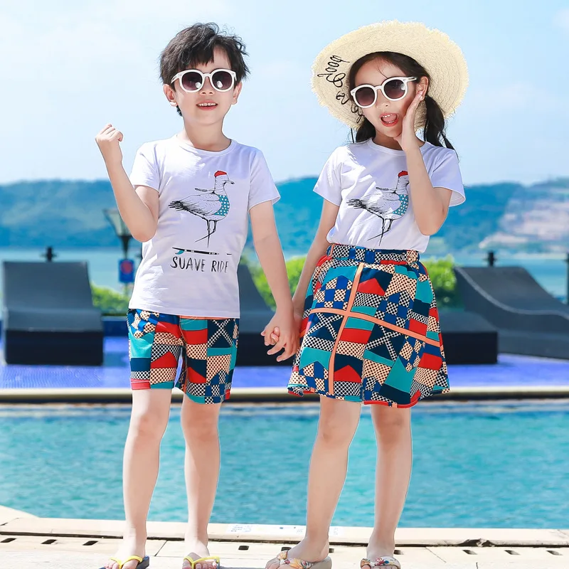 2020 Семейные одинаковые наряды футболка для матери и дочери + юбка летний сын