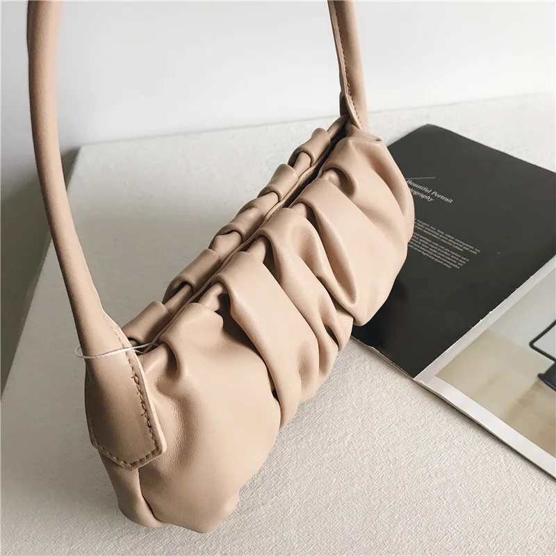 

The clouds bag Messenger Handbags Retro Women shoulder bags Flap New cowhide Leather Casual Solid crossbody bags for women