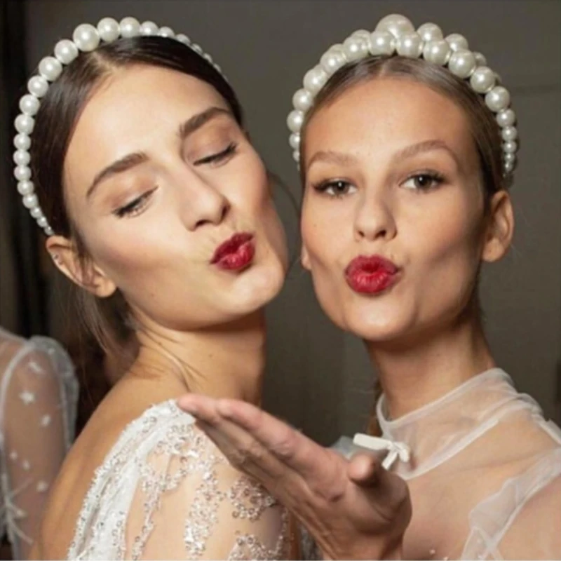 

Fashion Rhinestone Letter Hair Jewelry Pearl Hair Clip for Women Elegant Korean Snap Barrette Stick Hairpin Wedding Accessories