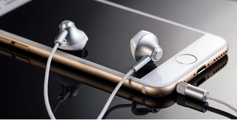 Langsdom металлические наушники с микрофоном 3,5 мм Проводная стереогарнитура Hifi в ухо наушники для телефона Xiaomi