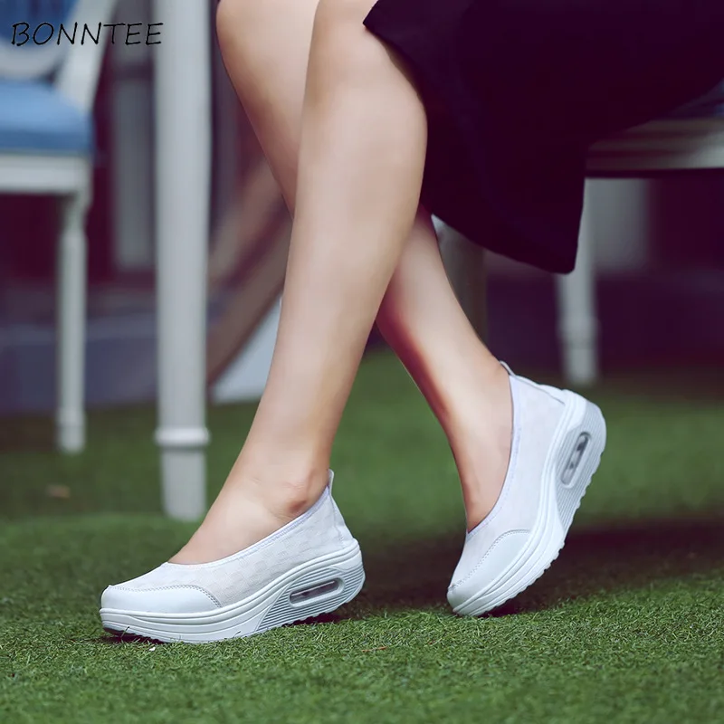Кроссовки женские на танкетке вулканизированная подошва сетчатые дышащие для