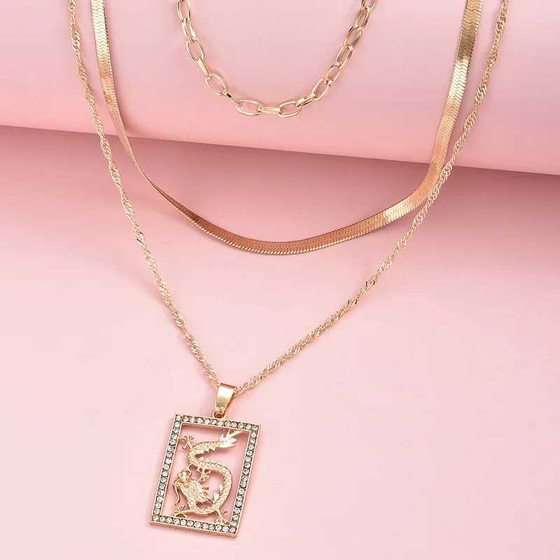 Комплект классических женских ожерелий 3 шт./компл. квадратная резная подвеска в