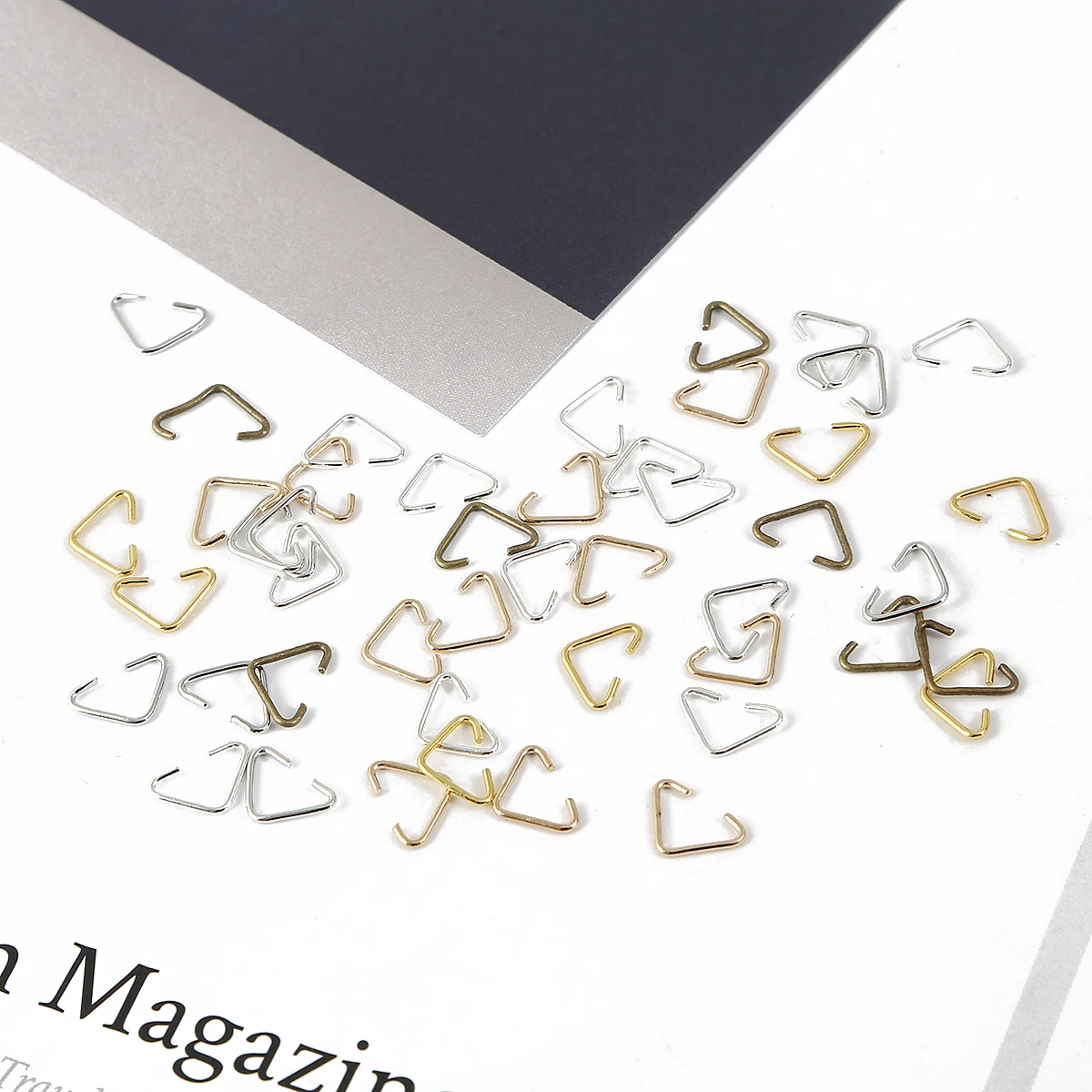 

100pcs 6x10mm Metal Alloy Triangle Clasps Buckle Connectors Clasps Hooks For DIY Earrings Necklace Jewelry Making Accessories