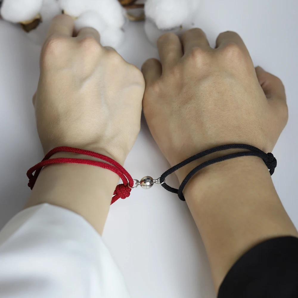 

Браслеты для пар 2 шт., регулируемые, в виде веревки дружбы с надписью «Love», плетеные, модные, магнитные, для праздников, оптовая продажа