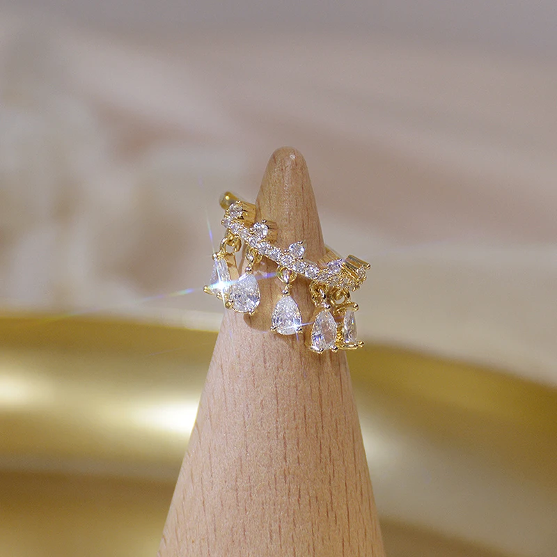 

Delicate Drop Crown Ear Cuff For Women 1 Pcs Charming Zircon Clip On Earrings Earcuff Without Piercing Earrings Wedding Jew