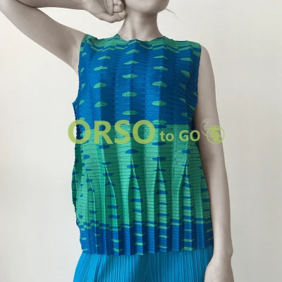 В наличии футболка миаке без рукавов с круглым вырезом Лидер продаж