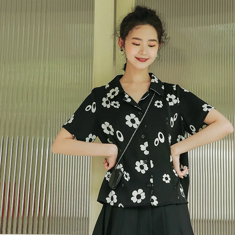 

2020 summer Women's Floral Printed Square Collar Casual Short Sleeve Loose Chiffon Blouse