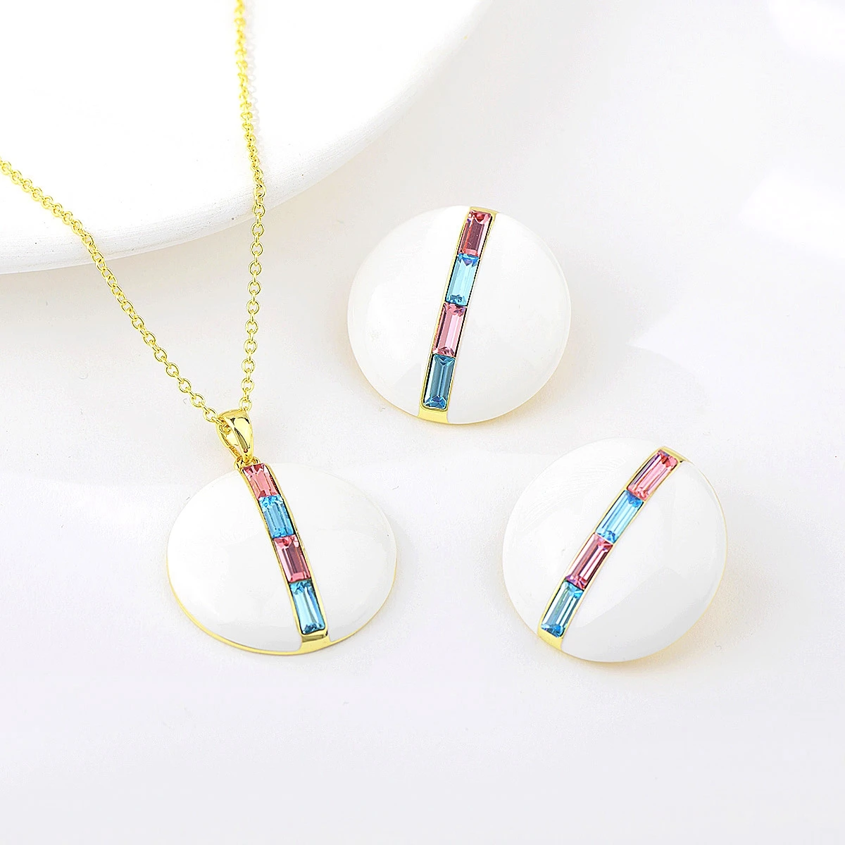 

Viennois Fashion Round Jewelry Sets for Women Rhinestone White Enamel Pendant Necklace and Earrings Jewelry Set Accessories Gift