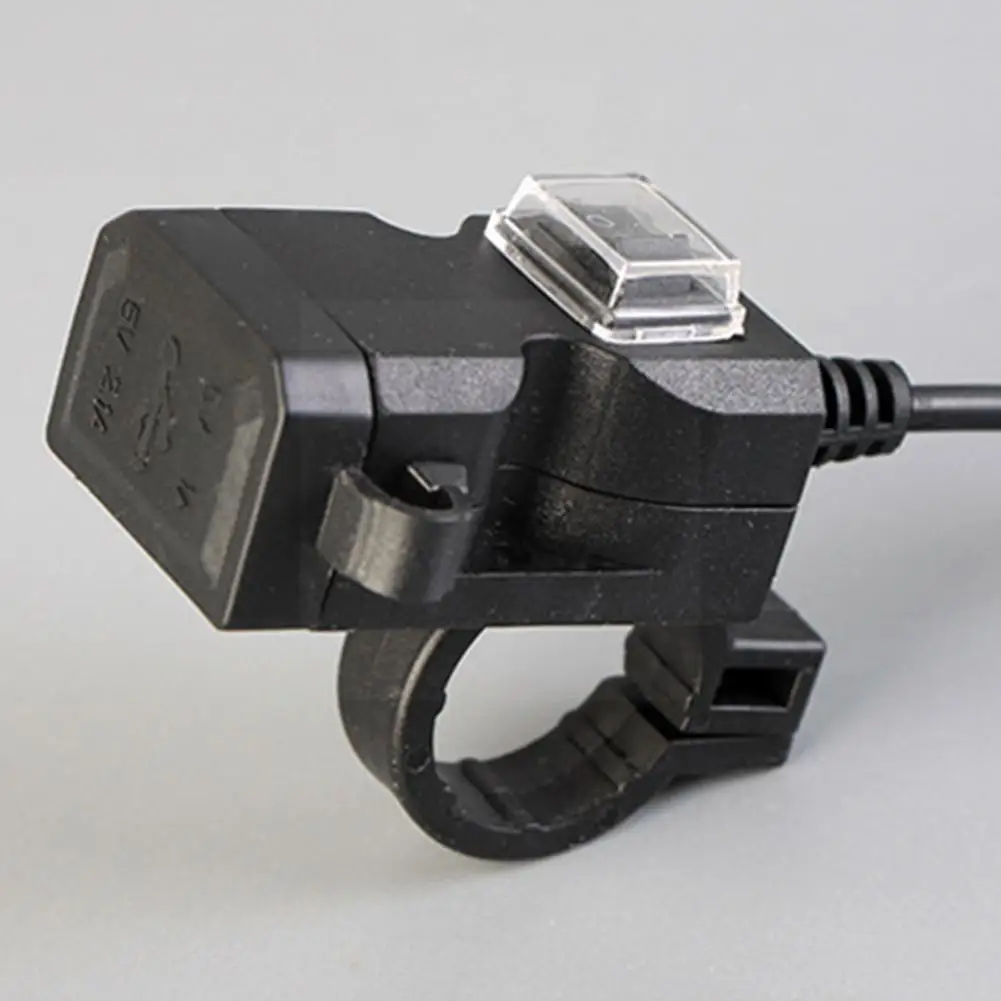 

Зарядное устройство черного цвета с двумя Usb-портами для мотоциклов и мотоциклов