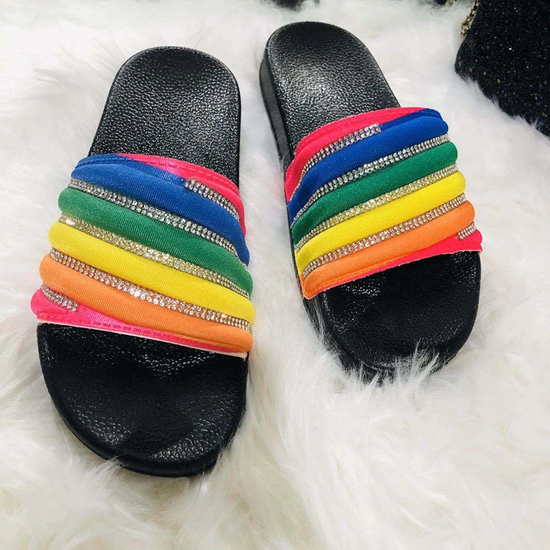 Удобные женские пляжные туфли на плоской подошве блестящие радужные с открытым