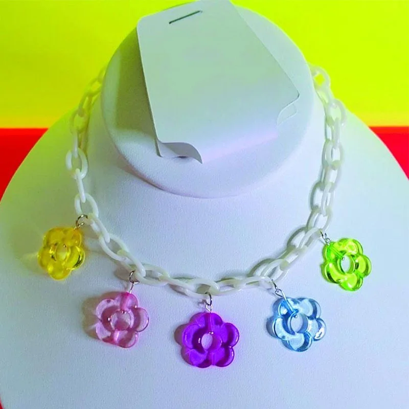 

Egirl Necklace Women's Harajuku Simple Hip Hop Aesthetic Acrylic Flowers Vintage Y2K Clavicle Candy Color Jewelry Accessories
