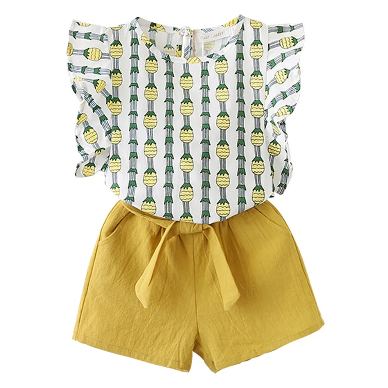 

2022 Summer Two-piece Children's Suit New Korean Girl Pineapple Flying Sleeve Top Solid Color Shorts