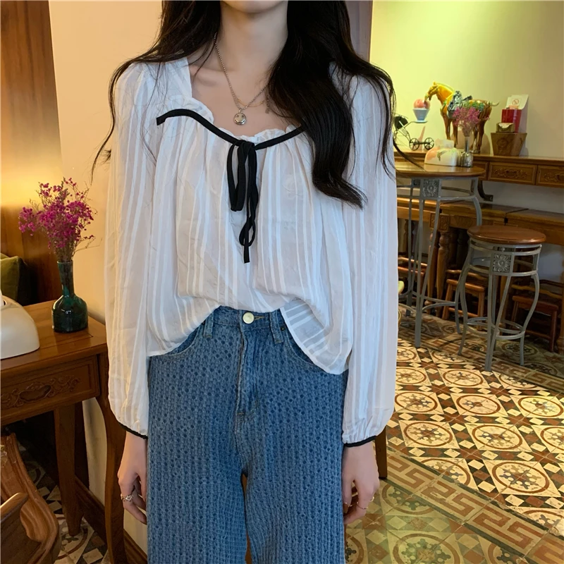 

Spring thin retro French apricot square collar long-sleeved shirt women