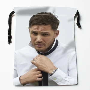 Новое поступление, сумки на шнурке с принтом Tom Hardy, 18 х22 см, Мягкая атласная ткань, многоразовая сумка для хранения одежды, сумки для обуви