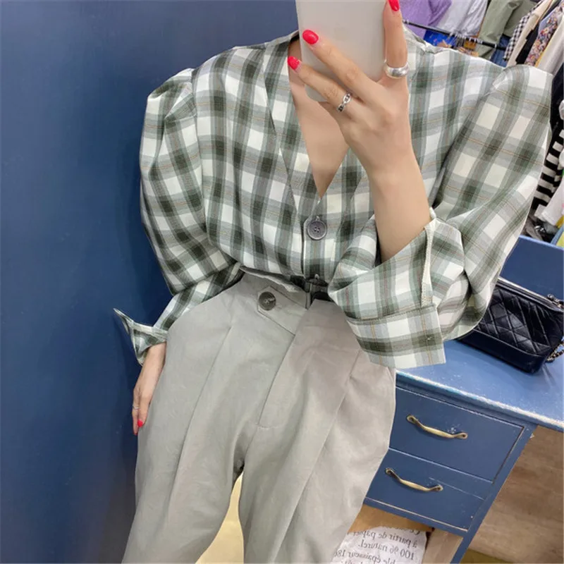 

RUGOD 2021 spring new style V-neck puff sleeve single-breasted plaid shirt