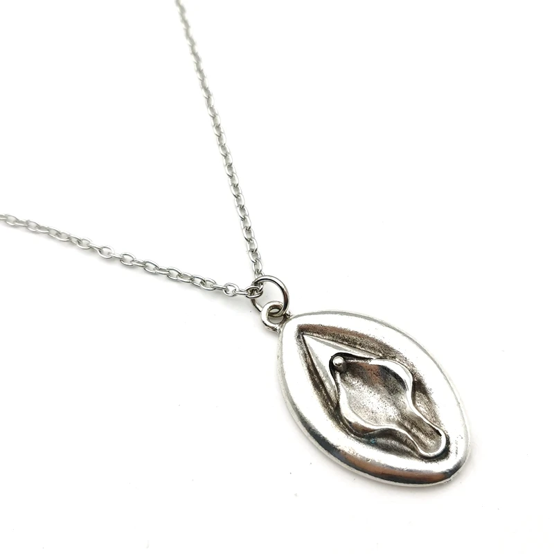 

Newest 1pcs Customizable metal carving to attract gifts for hanging female genitals necklace pendant female Genital gift jewelry