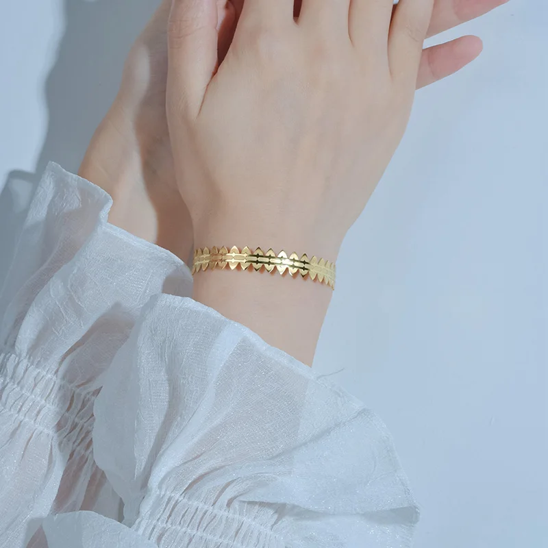 

Sifisrri 2021 Vintage Stainless Steel 14K Gold Hollow Carved Love Bracelet For Women Lady Girl Jewelry Gift Festival Accessories