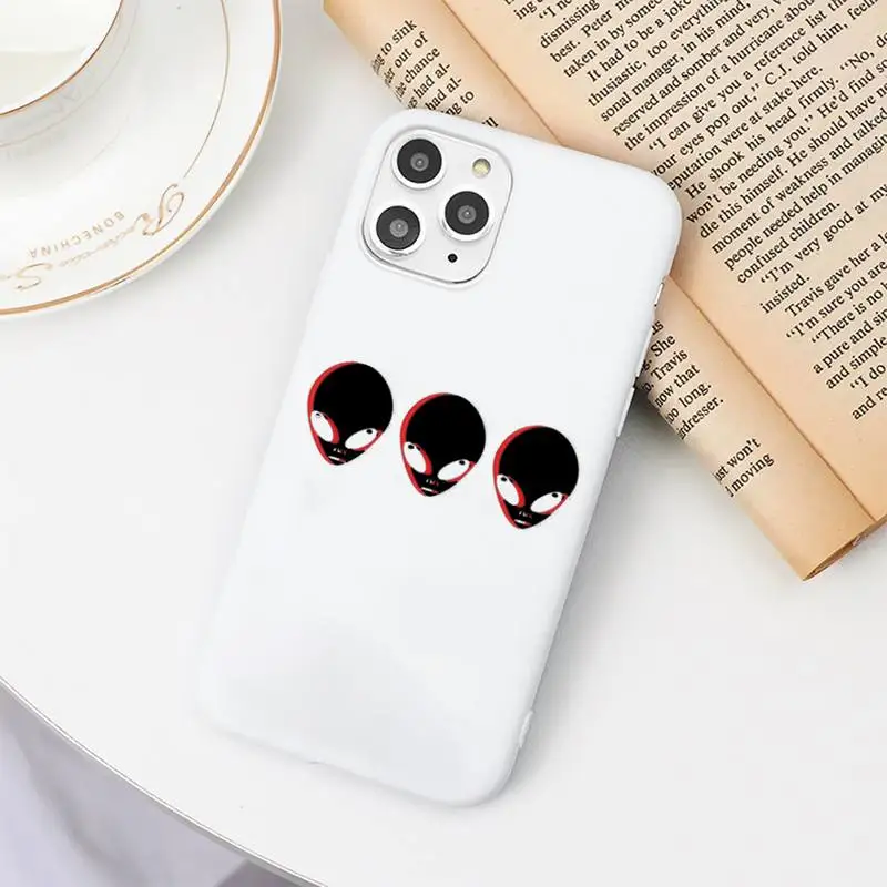 

black Alien Avatar ET Simplicity art Phone Case Candy Color for iPhone 6 6S 7 8 11 12 XS X SE 2020 XR mini pro Plus MAX funda