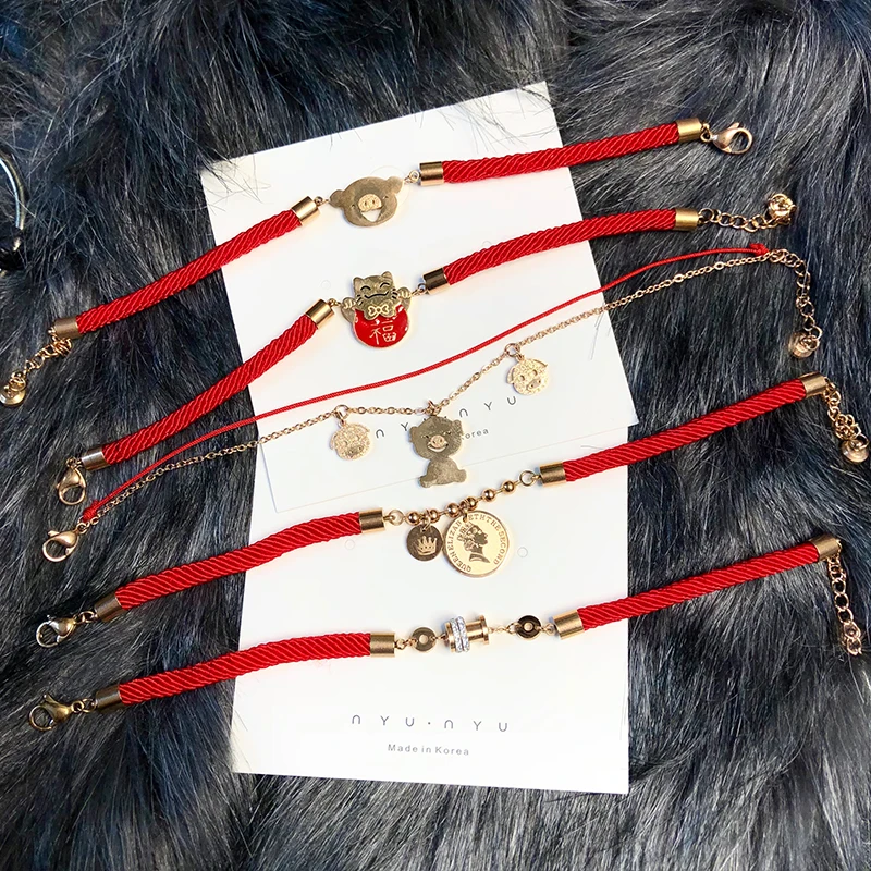 Простой милый браслет из красной веревки с изображением животного год свиньи