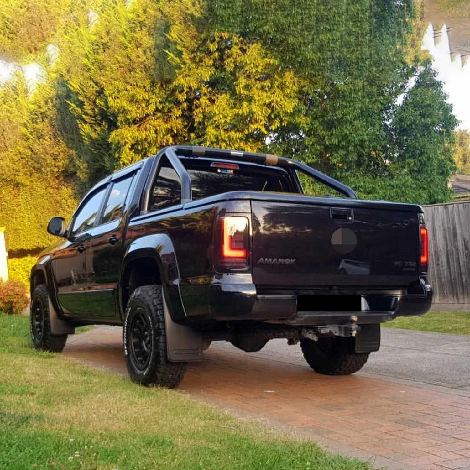 Автомобильные фонари Amarok задние светодиодные с указателем поворота подходят для