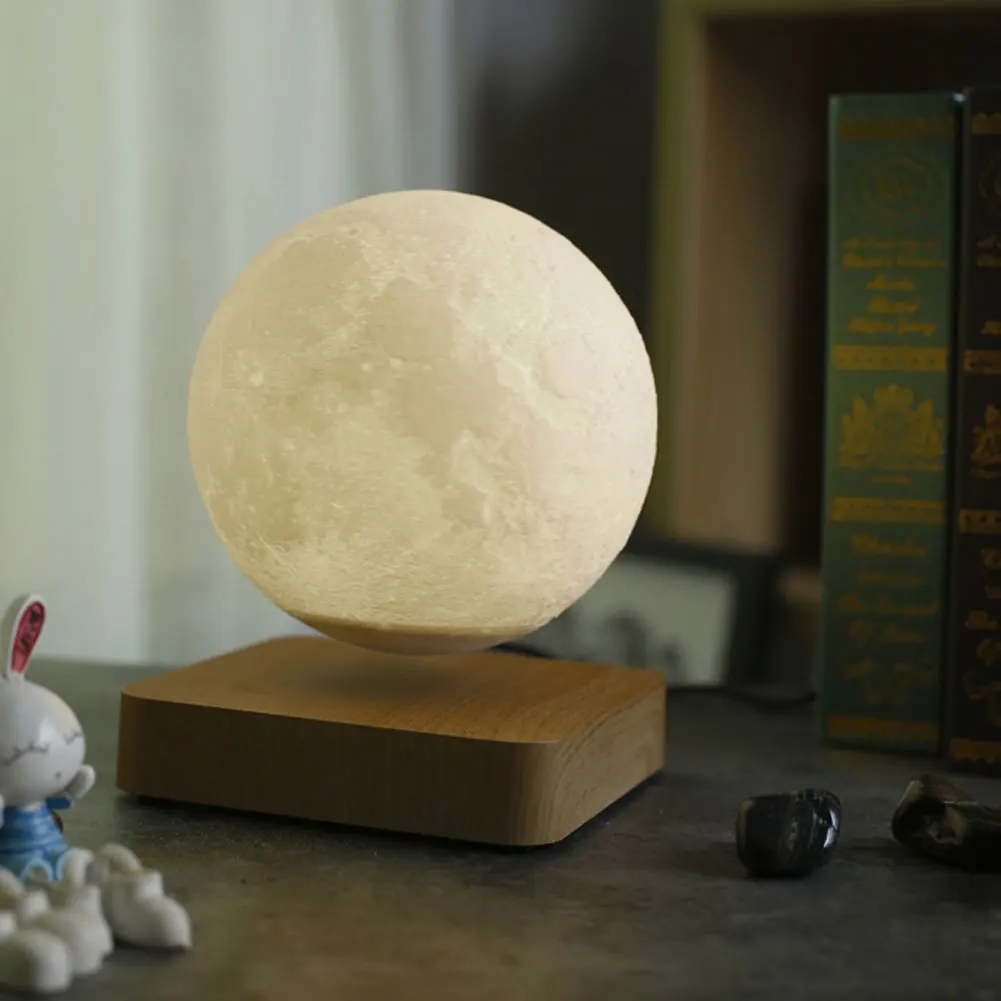 구매 3D 마그네틱 서스펜션 달 야간 조명, 플로팅 회전 크리에이티브 램프 나무 베이스 독특한 선물 홈 인테리어 휴일 조명