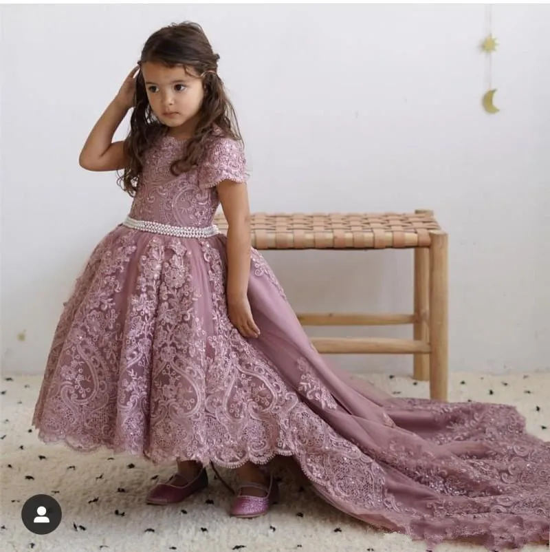 

Dusty Pink High Low Flower Girls Dresses for Wedding Jewel Neck Short Sleeve Lace Appliques Toddler Pageant Dress Pearls