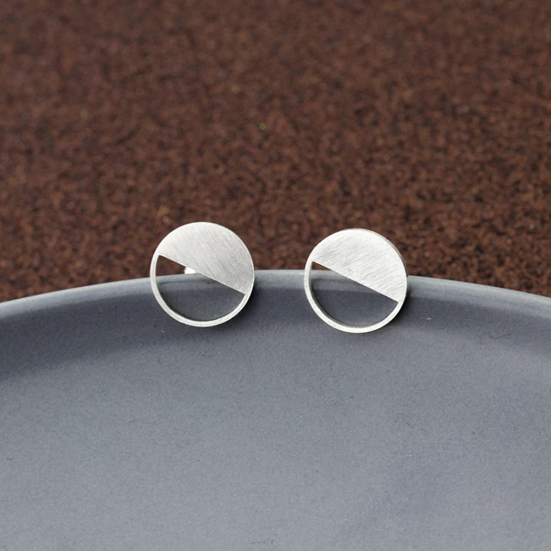 Изящные Ювелирные изделия полукруглые женские серьги-гвоздики золотистого