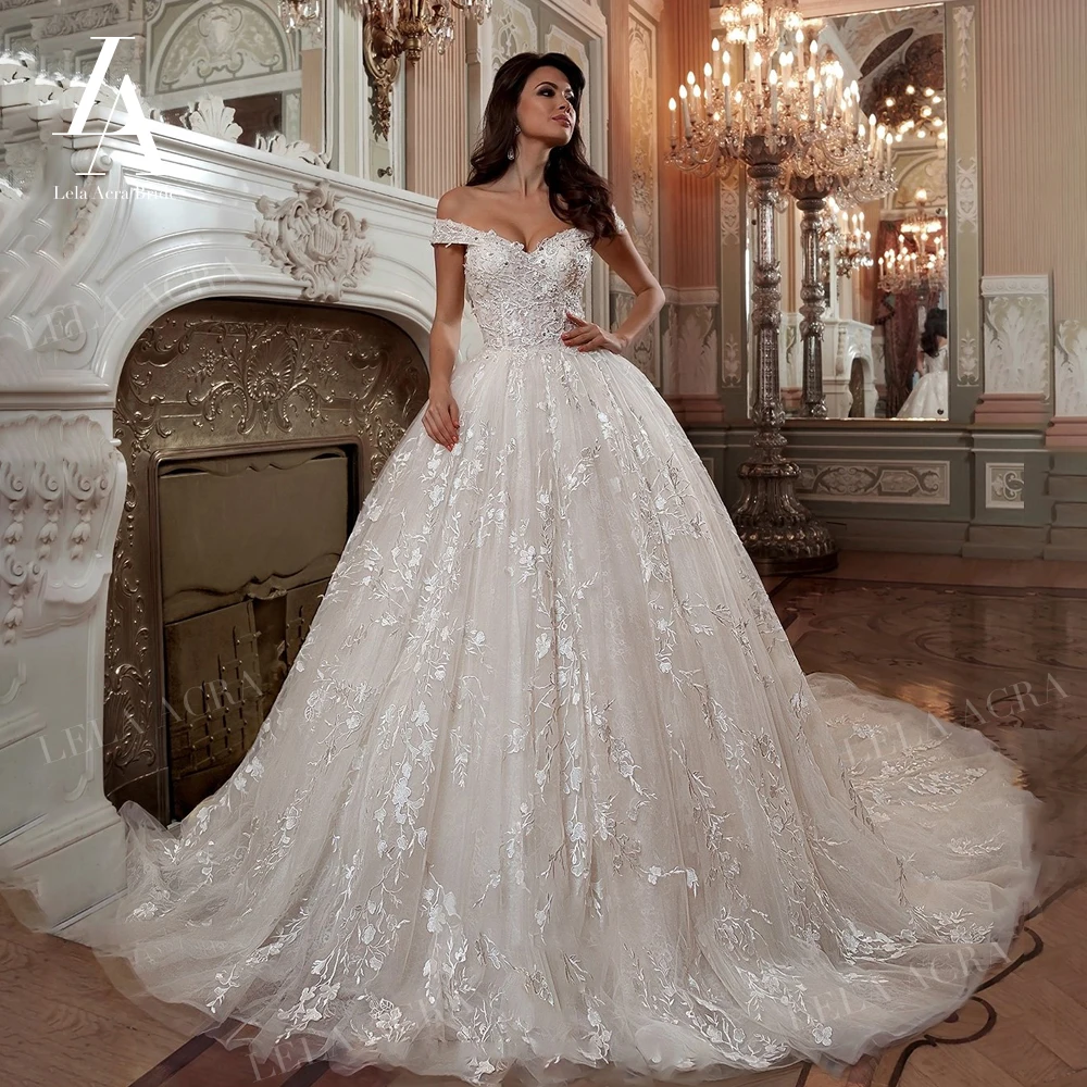 

LelaAcra Sleeveless Wedding Dress 2022 Beading Sweetheart A-Line CourtTrain Plus Size Princess Bride Gowns N225 Vestido de Noiva