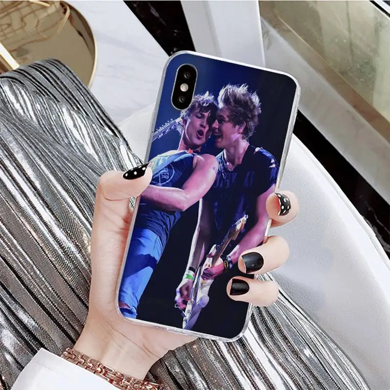 

YNDFCNB Luke Hemmings Phone Case For iPhone X XS MAX 6 6s 7 7plus 8 8Plus 5 5S se 2020 XR 12 11 pro max case