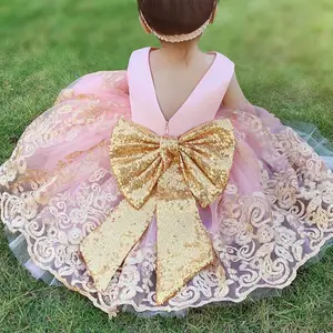 Детское платье без рукавов, с блестками и бантом