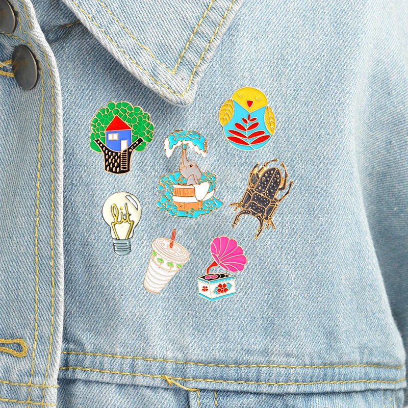 

Tree house Bird Elephant Cartoon Lapel Pins Brooch Metal Badge Vintage Classics Fashion Retro Jewelry Gifts Collection