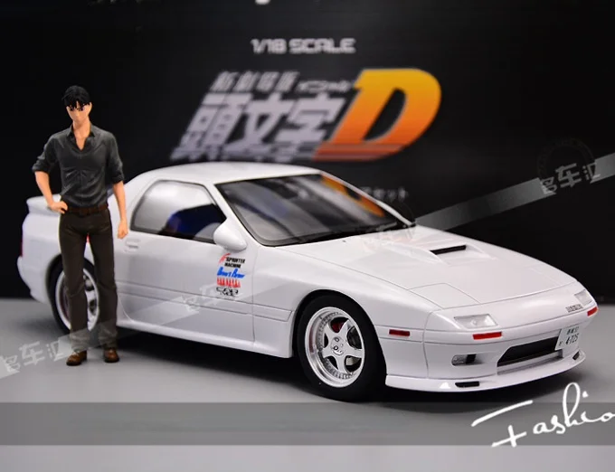 

Модель автомобиля Kyosho Initial D Mazda RX7 FC с куклами Такахаси рёсуке, 1/18