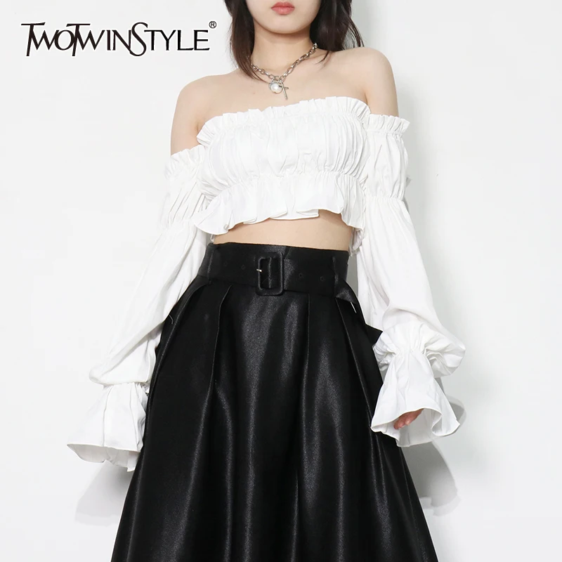 

Женская короткая блузка TWOTWINSTYLE, блузка с открытыми плечами, вырезом лодочкой, длинным рукавом и оборками, модная осенняя одежда