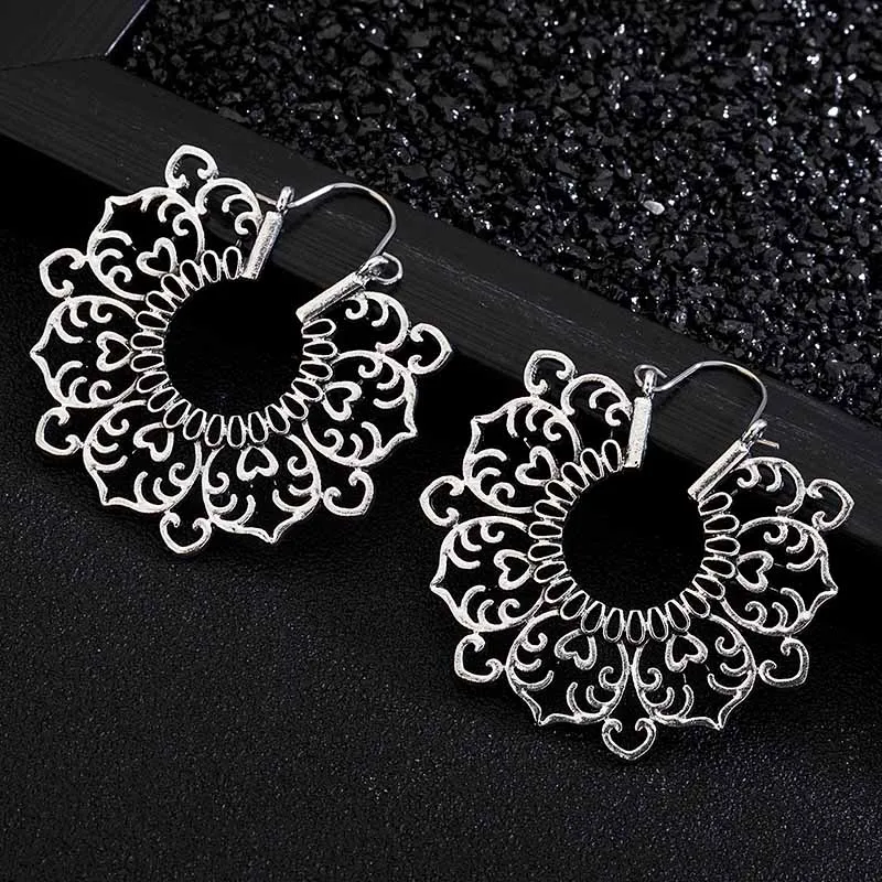 Silver Индийские племенные латунные серьги, висячие серьги-капельки, украшенные цветами вихревые «цыганские» серьги для женщин, богемные Винтажные серьги EAR00C07B - Окраска металла: Silver