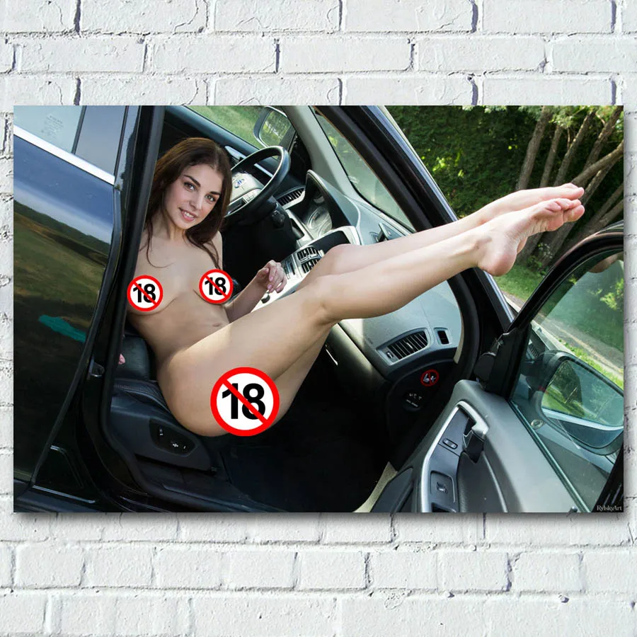 Взрослая модель девушка с автомобилем пикантные Для женщин красоты горячее тело