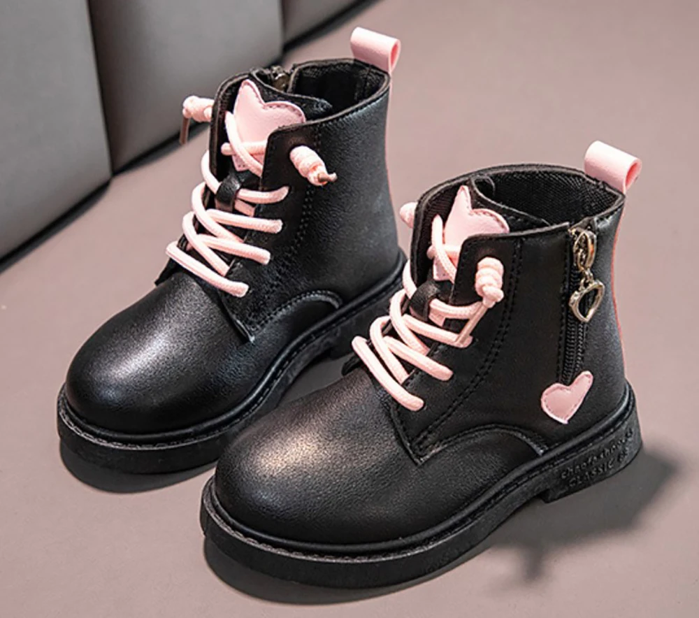 

SandQ Big Girls Boots Autumn Shoes Black Rose Red Heart Zapatos Chaussure Antislip Sole ботинки для девочки Botas Niña Kawaii