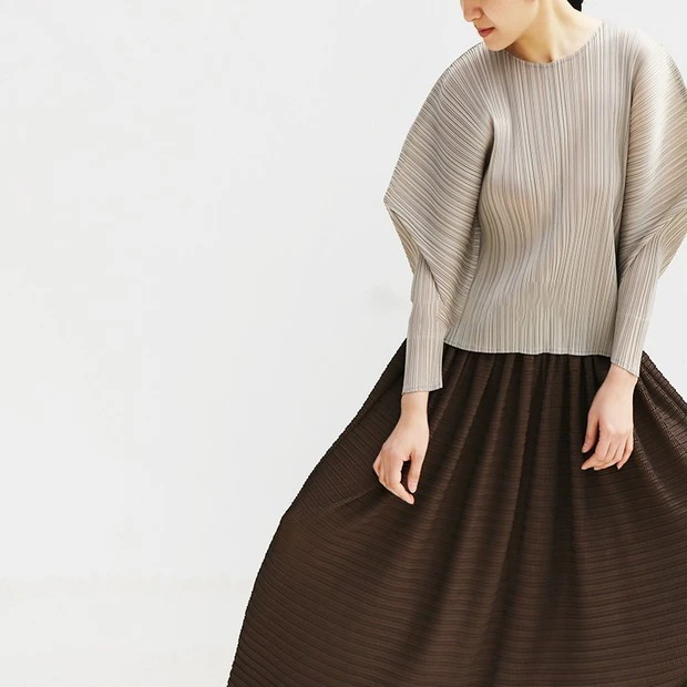 

LANMREM 2020 Round Neck Tops autumn And autumn New Pleated pullover Bottoming Solid Color Small T-shirt Female 19B-a550