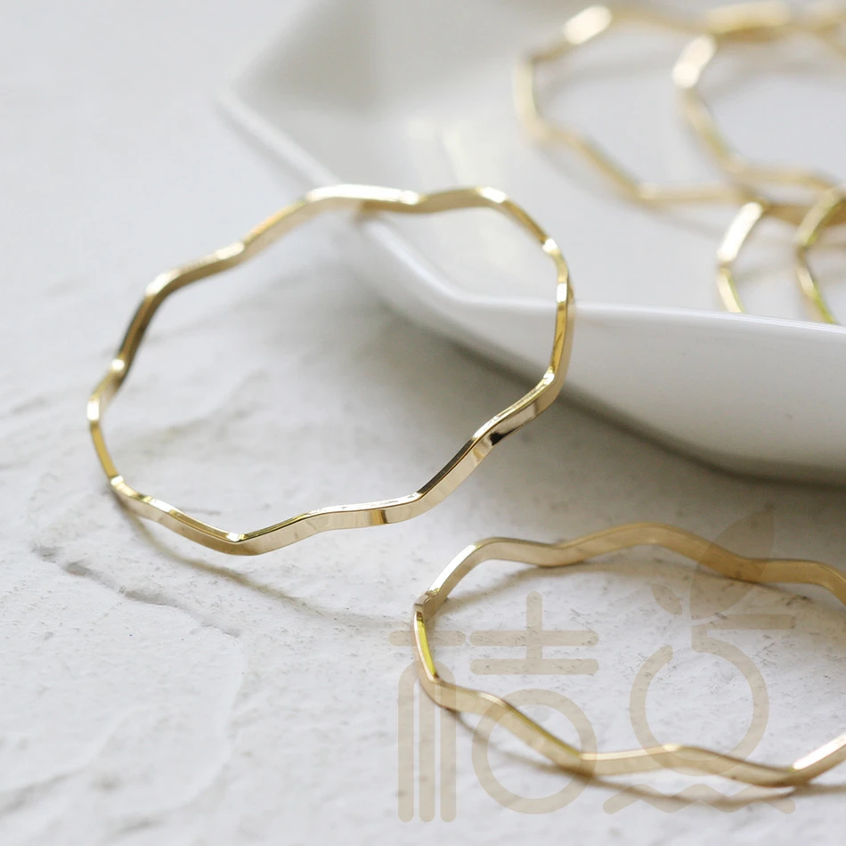 

Твердое латунное кольцо-петля-соединитель-соединение 35x1x1,5 мм (4161C)