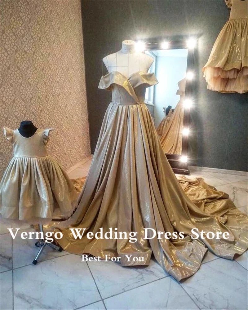 Платье Verngo блестящее золотистое/Шампанское ТРАПЕЦИЕВИДНОЕ с цветами для девочек