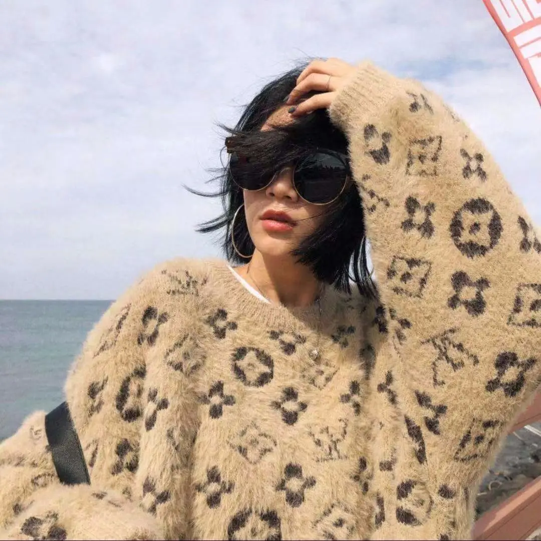 

2021 same style mink like sweater, big brand coat, women's relaxed and lazy fashion in autumn and winter