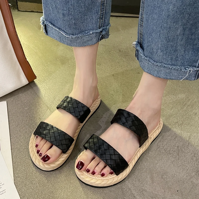 

Shoes Low Summer Clogs Woman Slippers Flat Loafers Platform Luxury Slides Pantofle Beach Rubber Soft Designer 2021 Fashion PU