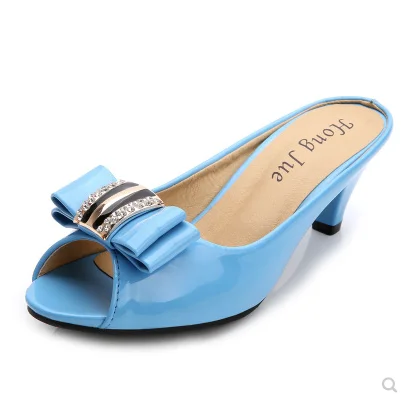 blue bow Женские шлепанцы с открытым носком, слайды на высоких каблуках, стразы с бантом, мягкие летние туфли из лакированной кожи, цвета: черный, белый, размера плюс - Цвет: blue bow