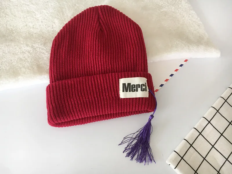 Новая осенне зимняя индивидуальная шерстяная шапка с кисточками и этикетками